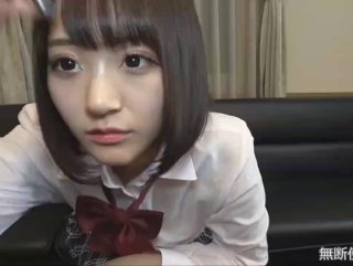 超疯狂！KTV里,美女掰开BB,硬按客人头,让他舔B